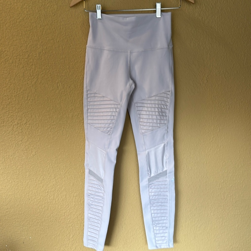 🌿ALO Yoga Leggings🌿 Size Small